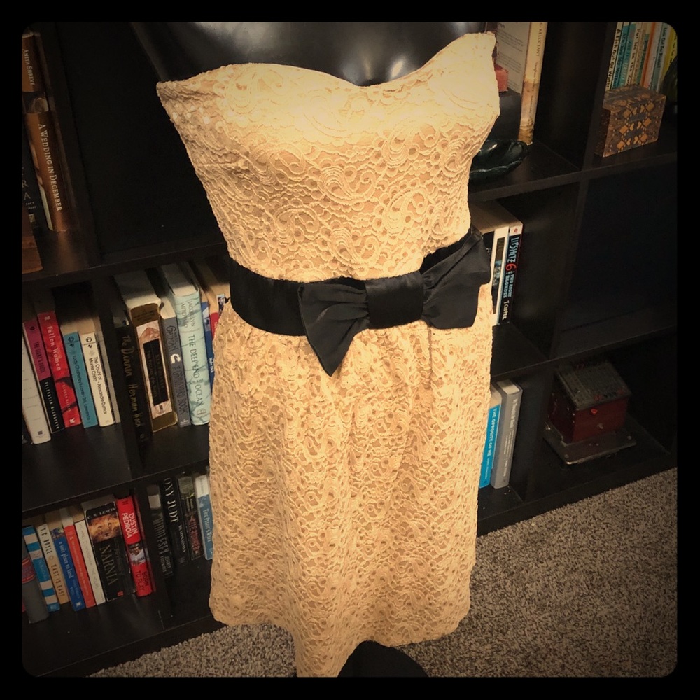 O’-Sher Strapless Gold & Black Bow Front Dress
